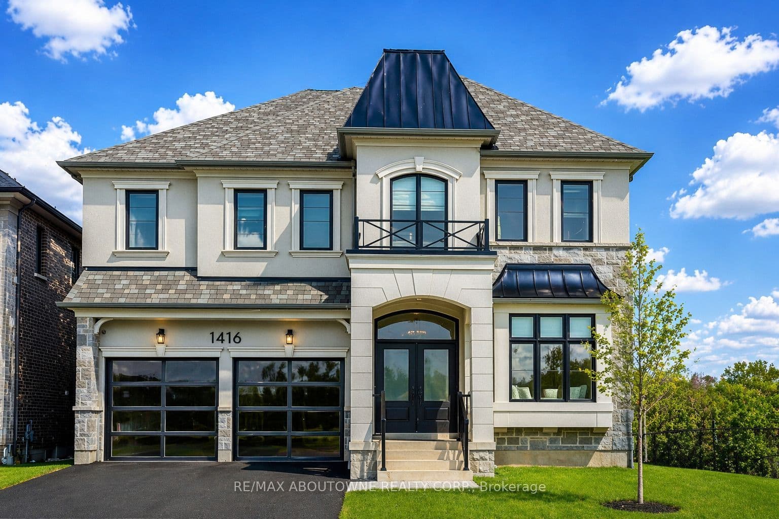 1416 Ford Strathy Crescent, Oakville